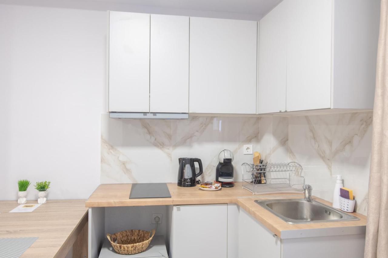 Apartment Connection